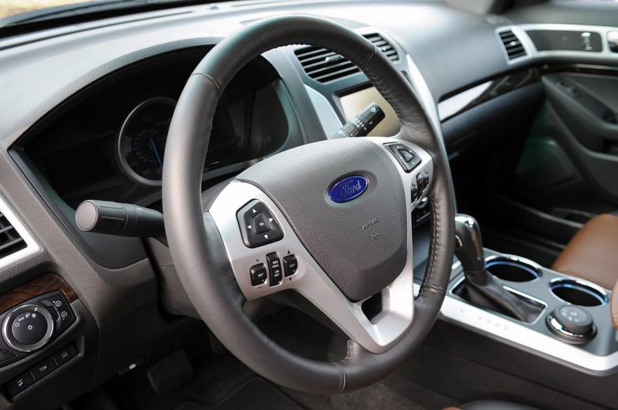  Ford Explorer 2011 года  (фото 25 из 174)